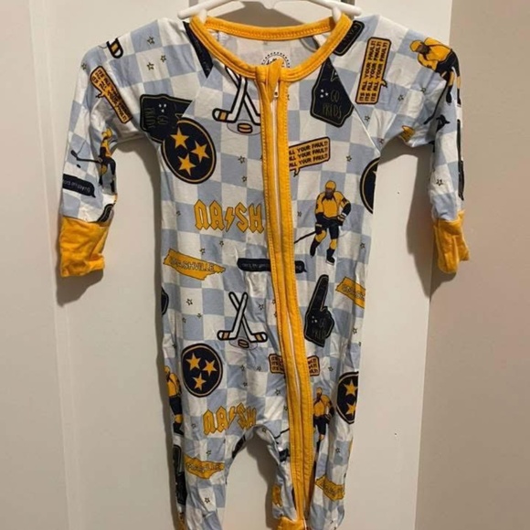 Lolly & Laddie Nashville Preds Pajamas - Picture 1 of 2